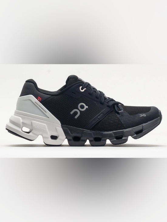 On Running Shoes - On Cloudflyer 4 Women’s Black/White 11W